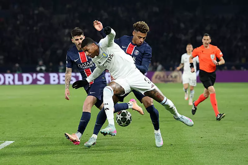 باريس وفيلا